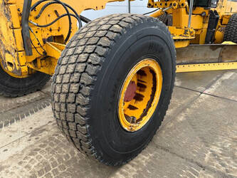 2011-volvo-g970-1400087-44664414