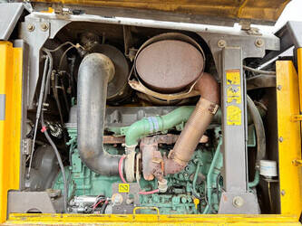 2011-volvo-g970-1400087-44664419