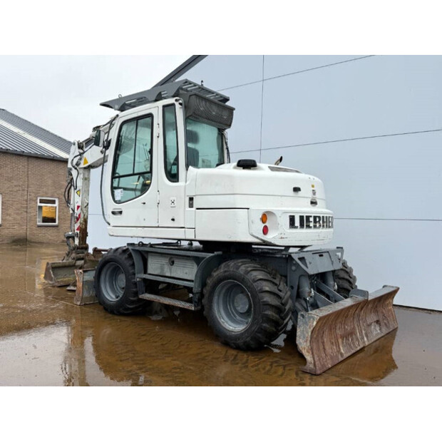 2011 ليبهير A309-44664617