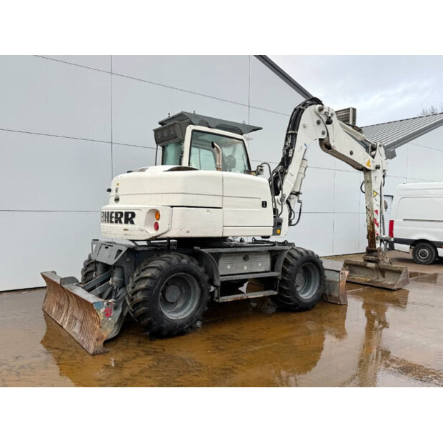 2011 ليبهير A309-44664621