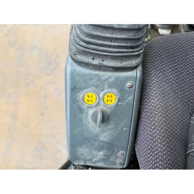 2011 ليبهير A309-44664636