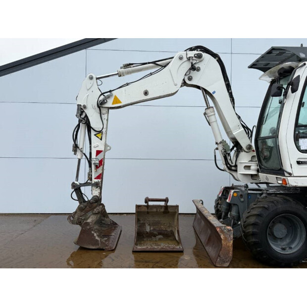 2011 ليبهير A309-44664639