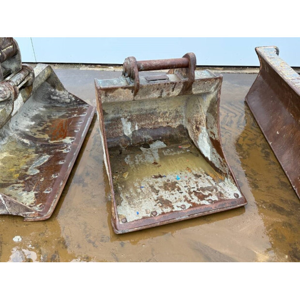 2011 ليبهير A309-44664642