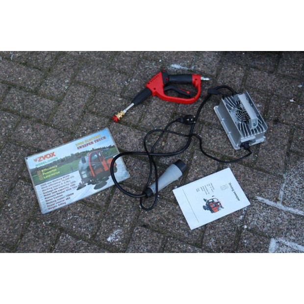 2025 ZVOX 2000G-44665204