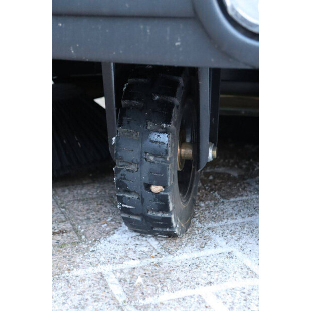 2025 ZVOX 2000G-44665210