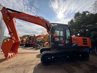 2024-hitachi-zx200-1400213-44680756