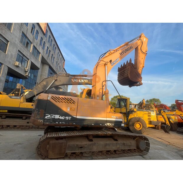 2024 Hyundai R225-9T-44680994