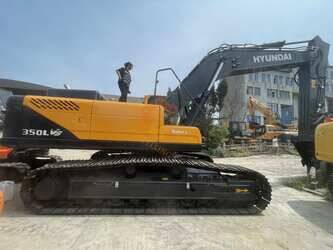 2023-hyundai-350l-vs-1400240-44681098