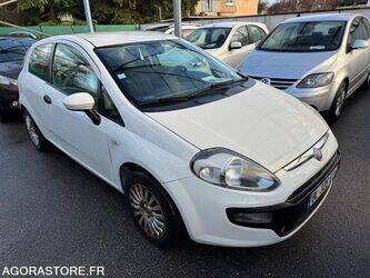 2011-fiat-punto-1400263-44681490