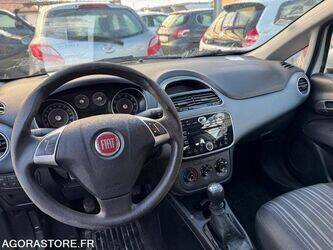 2011-fiat-punto-1400263-44681495