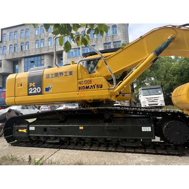 2024 كوماتسو PC220-44681747