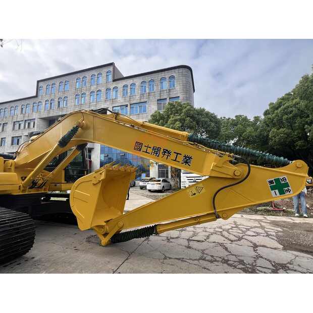 2024 كوماتسو PC220-44681748