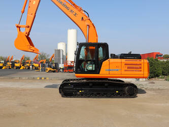 صورة ل حفارات مجنزرة 2025 لونكينج LG6225E