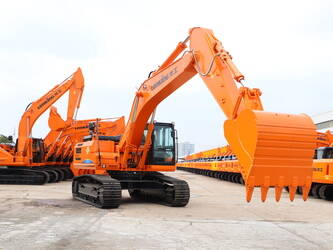 صورة ل حفارات مجنزرة 2025 لونكينج LG6306F