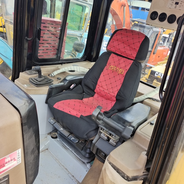 2024 كاتربيلر D6R-44683169