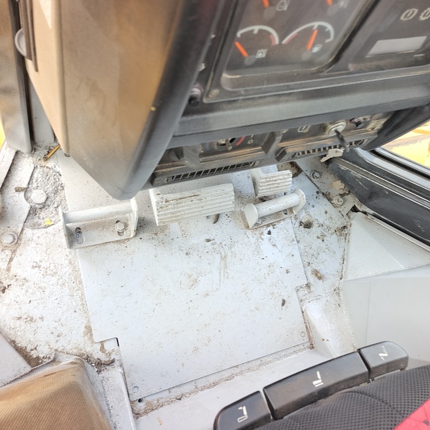 2024 كاتربيلر D6R-44683171