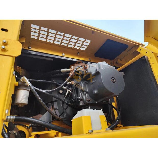 2023 كوماتسو PC400-8R-44683300