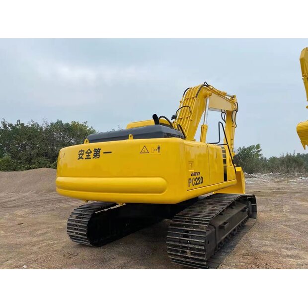 2023 كوماتسو PC220-6-44683375