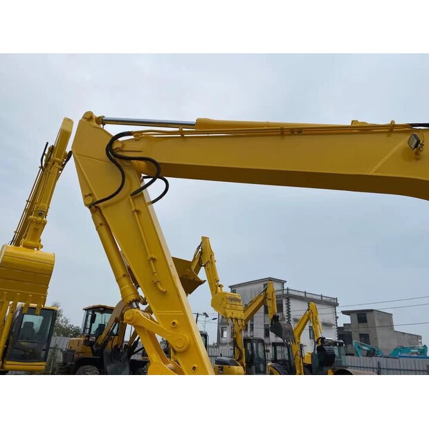 2023 كوماتسو PC220-6-44683378