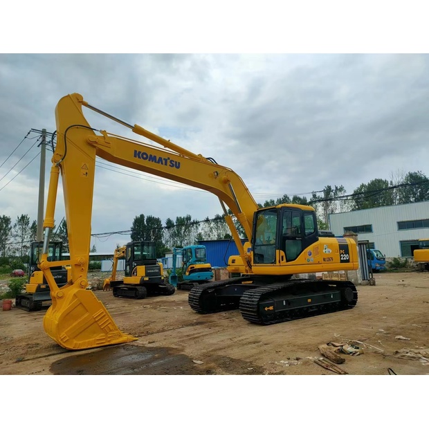 2024 Komatsu PC220-7-44683395