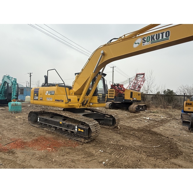 2024 Komatsu PC220-8-44683400