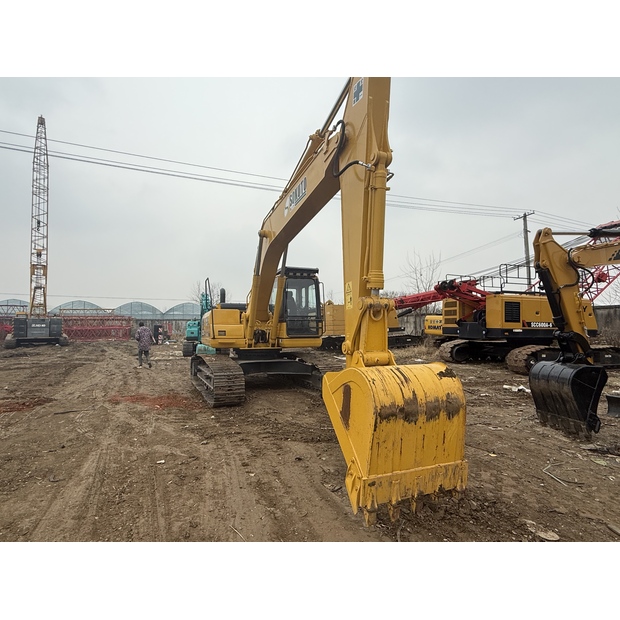 2024 Komatsu PC220-8-44683401