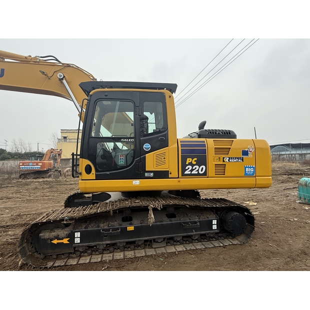 2024 Komatsu PC220-8-44683404