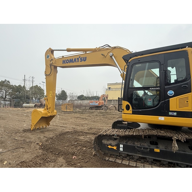 2024 Komatsu PC220-8-44683405