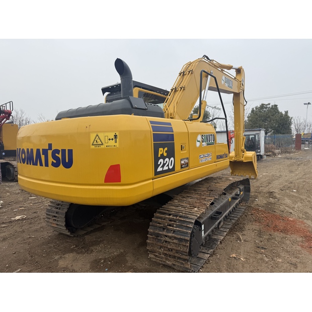 2024 Komatsu PC220-8-44683408