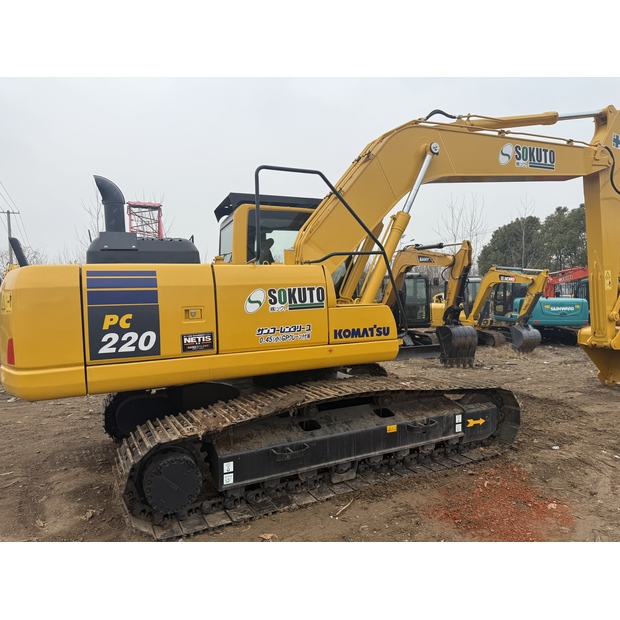 2024 Komatsu PC220-8-44683409