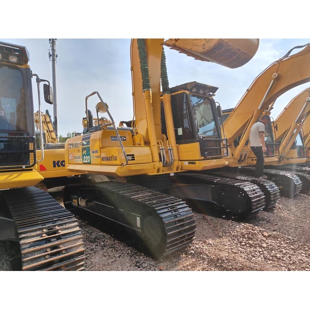 2022 Komatsu PC220-8N1-44683411