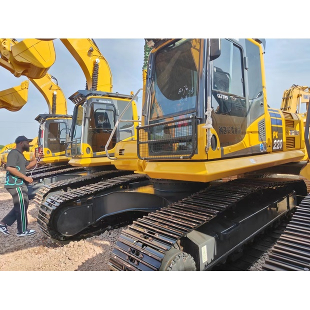 2022 Komatsu PC220-8N1-44683414