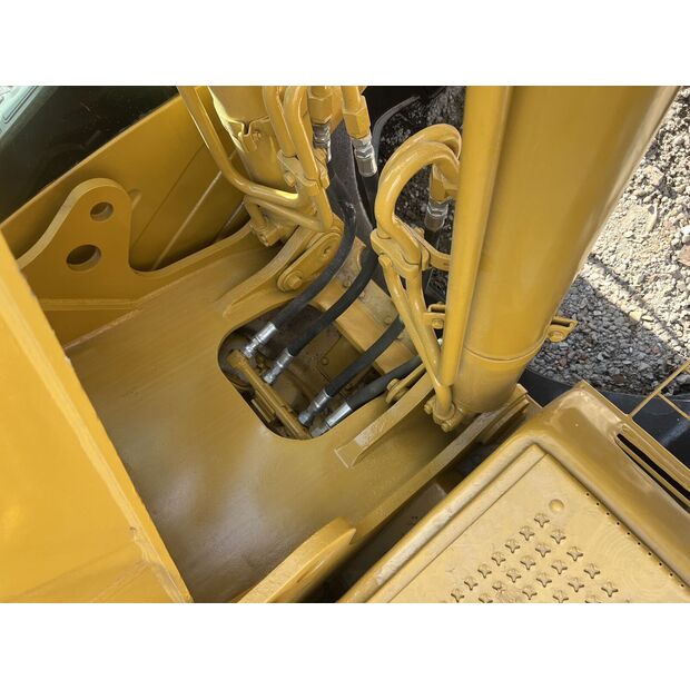 2022 Caterpillar 320CL-44683470