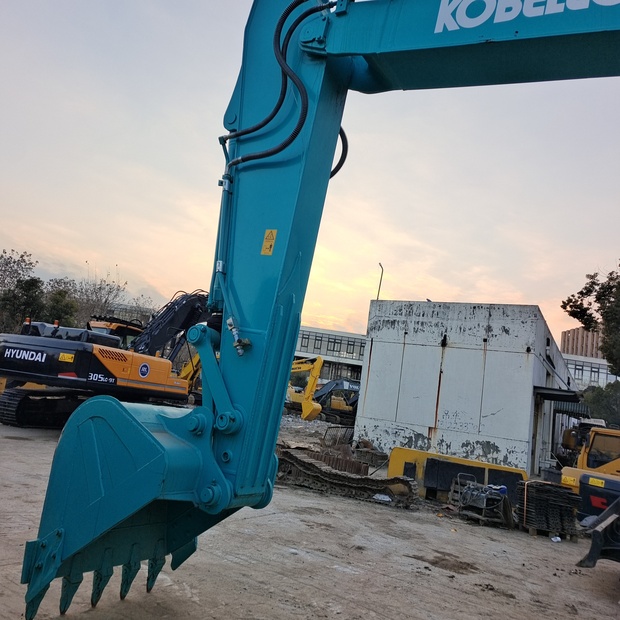 2024 كوبيلكو SK200-8-44683644