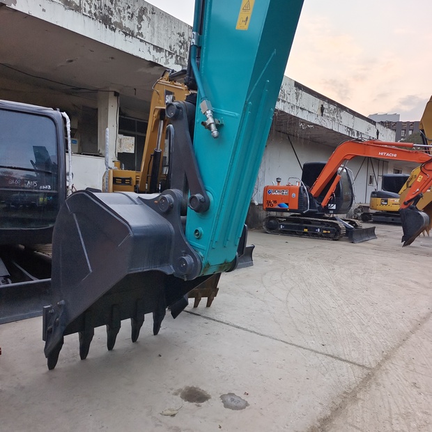 2023 كوبيلكو SK200-8-44683693