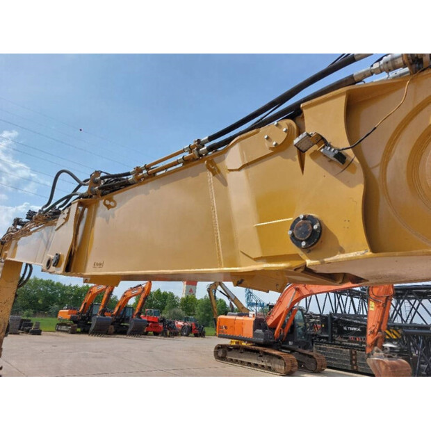 2016 Caterpillar 352FL-44684187