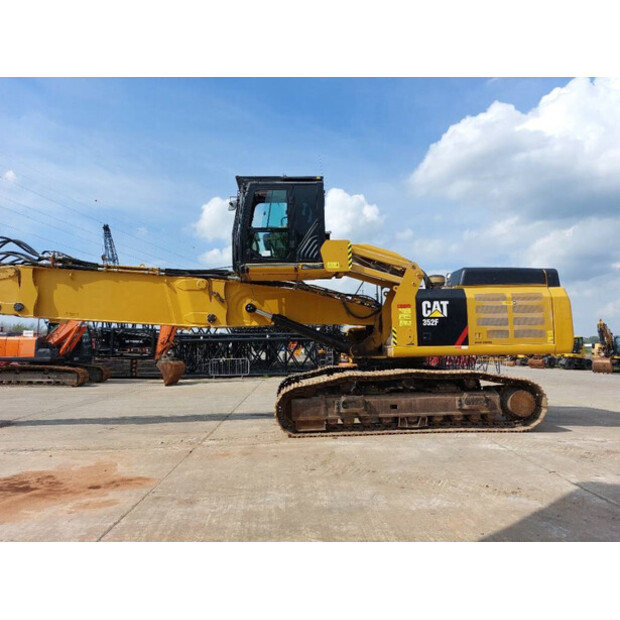 2016 Caterpillar 352FL-44684191