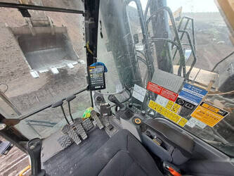 2024-caterpillar-395-44684237