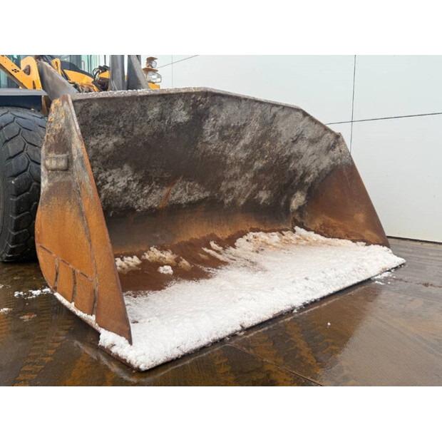 2018 فولفو L120H-44684387