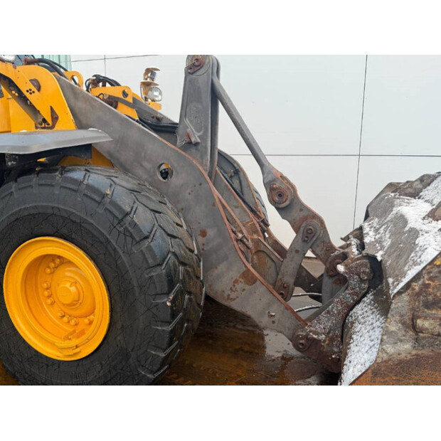 2018 فولفو L120H-44684391