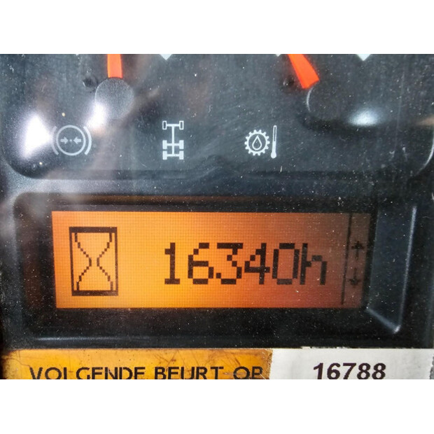 2005 Volvo A25D-44685296