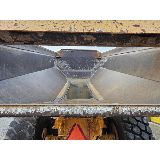 2005 Volvo A25D-44685300