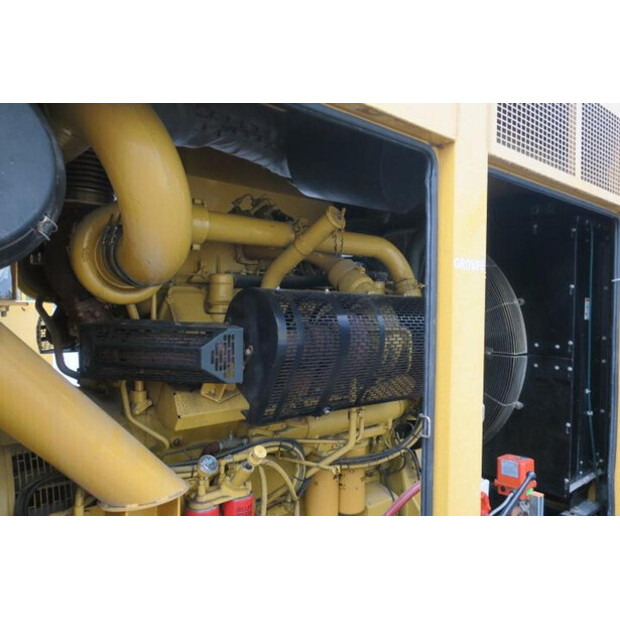 2002 كاتربيلر 800F-44685377