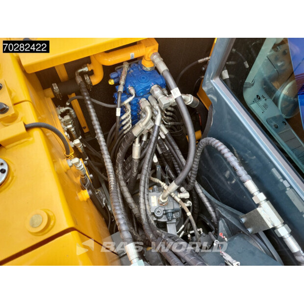 2024 Hyundai HX80N-44685920