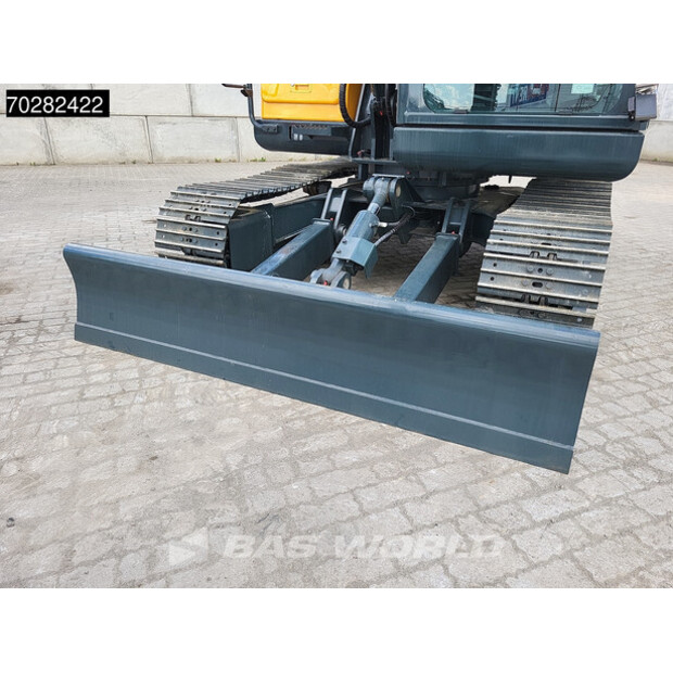 2024 Hyundai HX80N-44685928