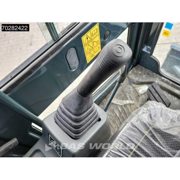 2024 Hyundai HX80N-44685950