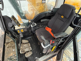 2017-jcb-js220lc-1400429-44686090