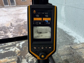 2017-jcb-js220lc-1400429-44686093