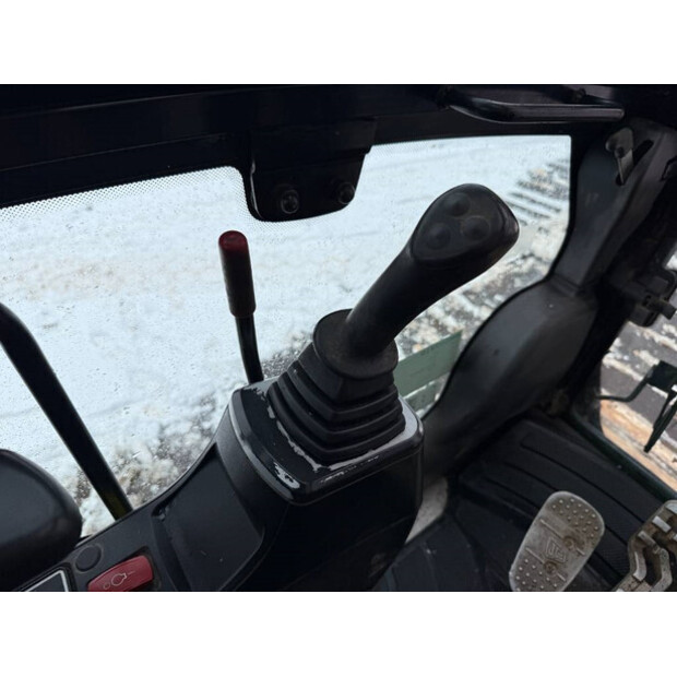 2017 JCB JS220LC-44686094