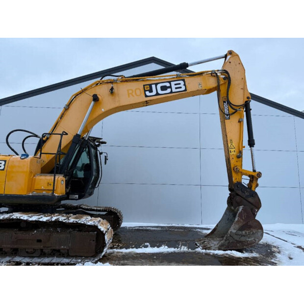 2017 JCB JS220LC-44686098